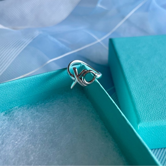 Tiffany and Co. XO Ring size 4 - Picture 1 of 9